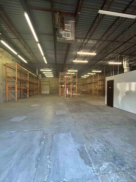 More Photos Of 3626 Kim Dr, Irving Industrial For Lease