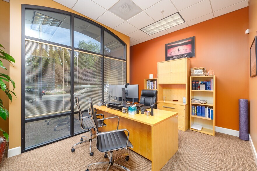 More Photos Of 205-245 Foss Creek Cir, Healdsburg Office For Sale