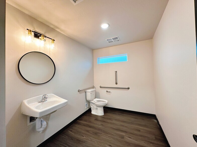 More Photos Of 5767 W Harrier Dr, Missoula Office For Lease