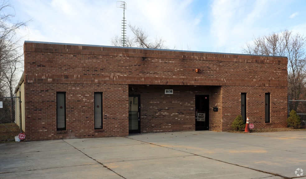 Primary Photo Of 808 English Rd, High Point Office For Lease