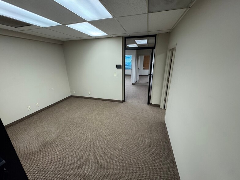 More Photos Of 205 E 11th St, Vancouver Office For Lease