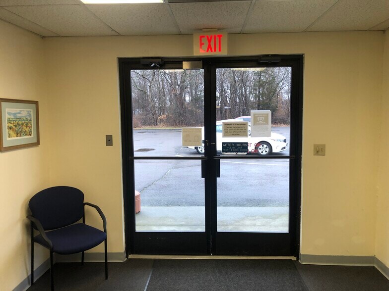 More Photos Of 669 Boston Post Rd, Guilford Medical For Lease