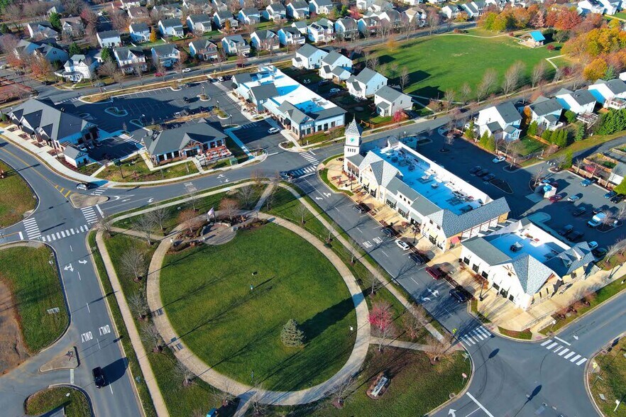 More Photos Of 1 W Broad Way, Lovettsville Unknown For Lease