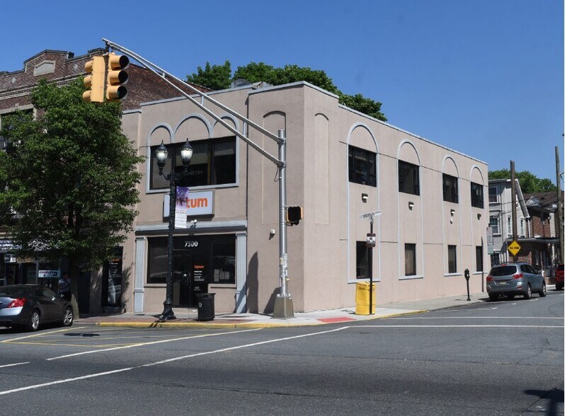 More Photos Of 7500 Bergenline Ave, North Bergen Office For Lease