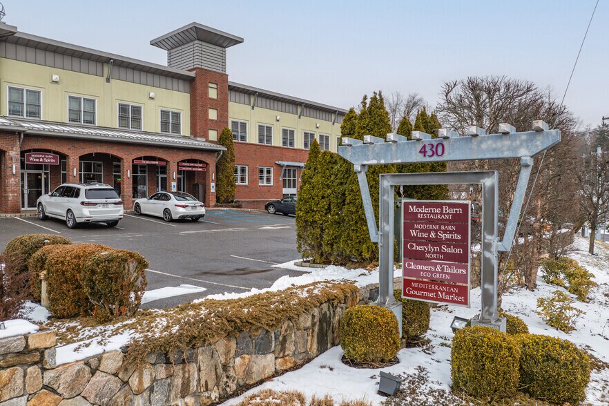More Photos Of 430 Bedford Rd, Armonk Storefront Retail Office For Lease