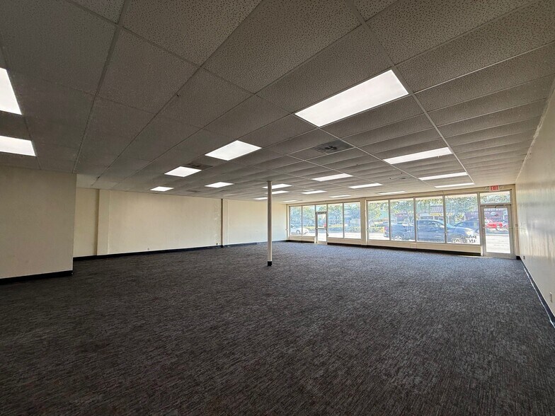 More Photos Of 4517-4525 Hollywood Blvd, Hollywood Storefront Retail Office For Lease