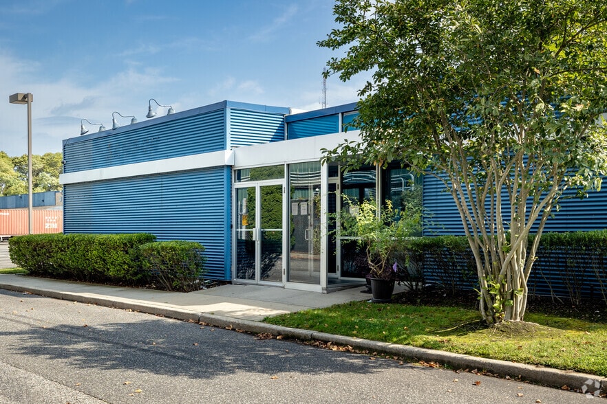 More Photos Of 45 Gilpin Ave, Hauppauge Unknown For Lease