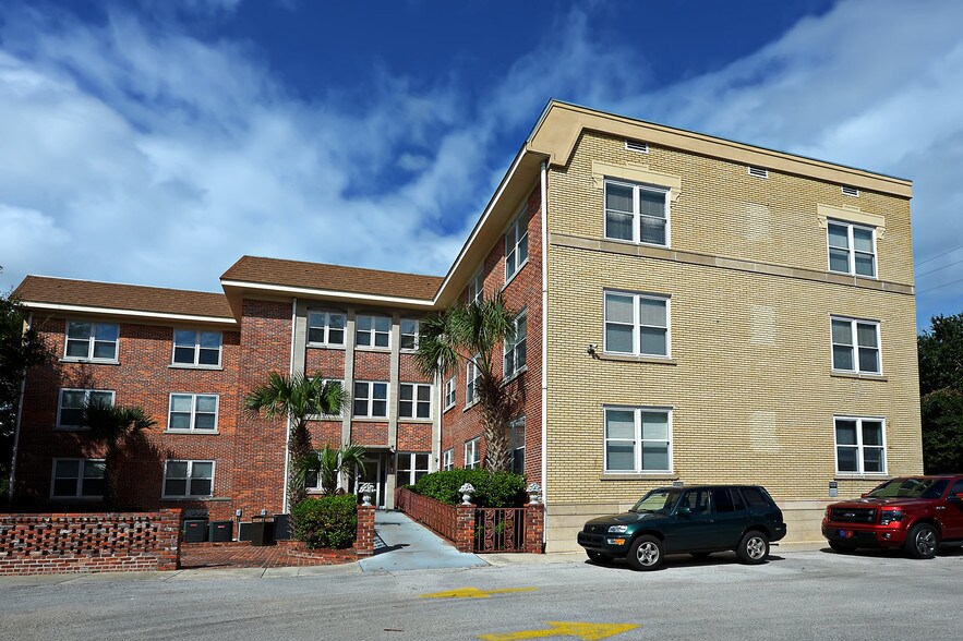 More Photos Of 2008 Riverside Ave, Jacksonville Office For Lease
