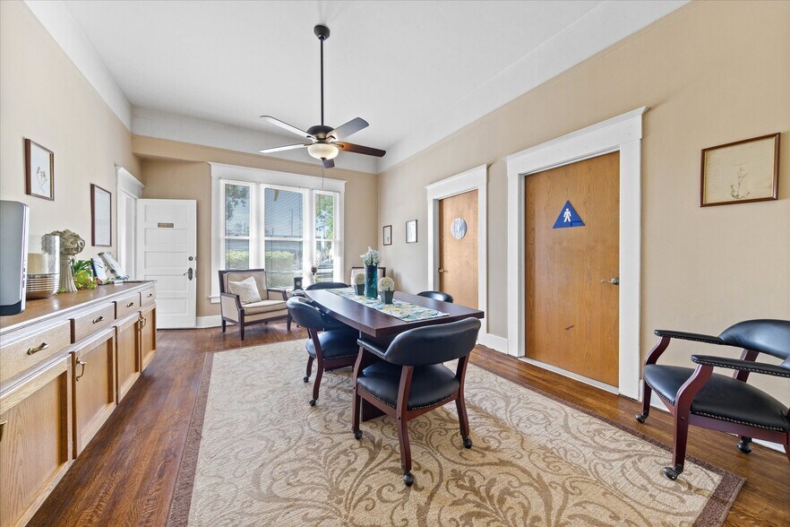 More Photos Of 1701 F St, Bakersfield Office For Sale