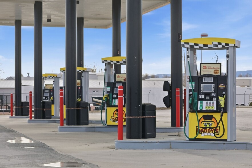 More Photos Of 2490 N Main St, Sheridan Convenience Store For Sale