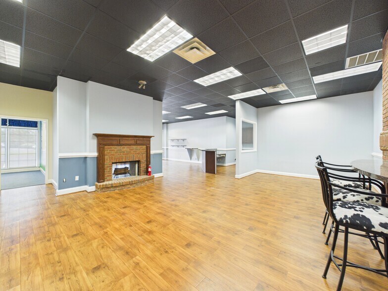 More Photos Of 7559 Kayne Blvd, Columbus Freestanding For Lease