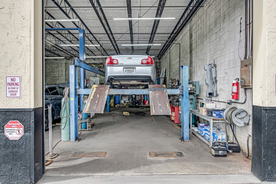 More Photos Of 925 N Federal Hwy, Boynton Beach Auto Repair For Sale