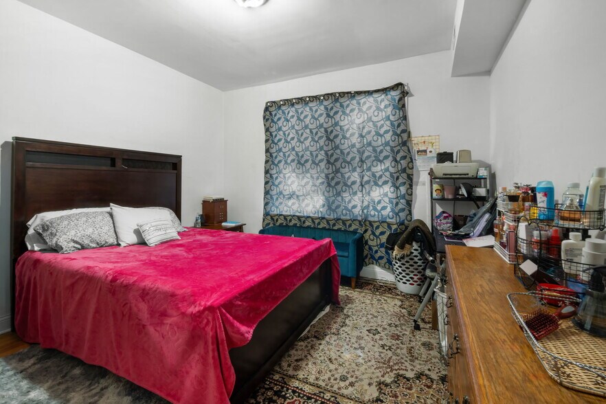 More Photos Of 6431-6433 N California Ave, Chicago Apartments For Sale