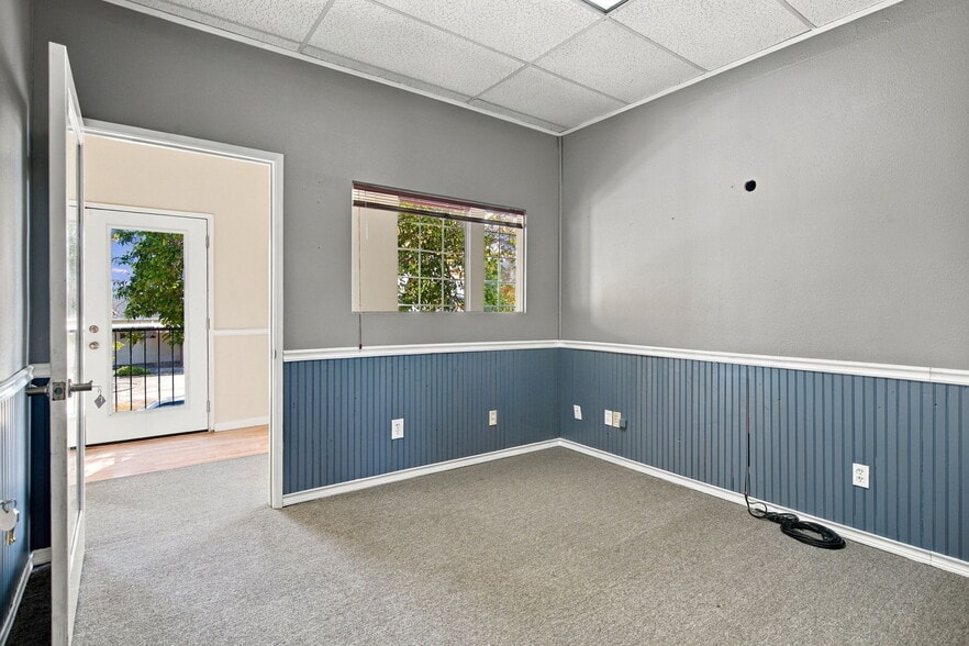 More Photos Of 403 W 11th St, Tracy Office For Sale