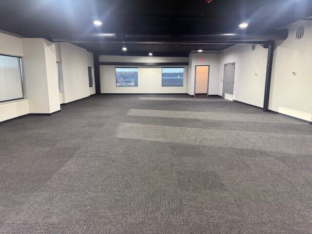More Photos Of 3819 S 148th St, Omaha Service For Lease