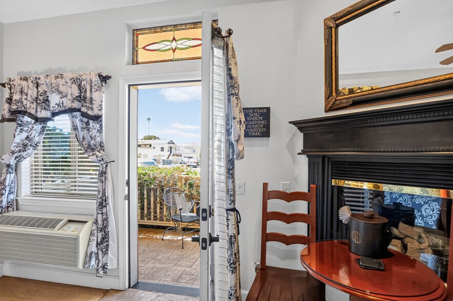 More Photos Of 95 S Ocean Ave, Cayucos Hospitality For Sale