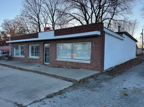 Primary Photo Of 2206 N 25th St, Terre Haute Restaurant For Lease