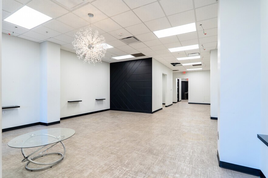 More Photos Of 6170 Bennett Dr, Edwardsville General Retail For Lease