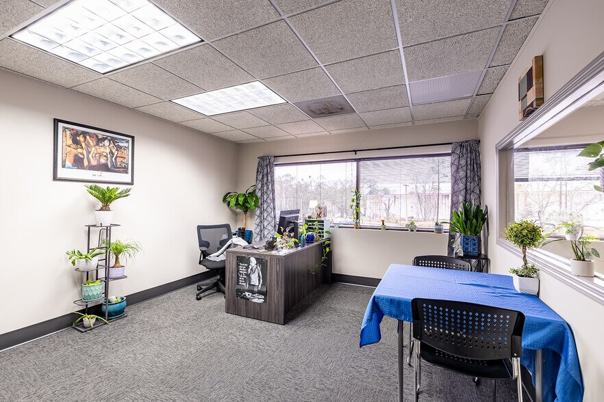More Photos Of 7948 Baymeadows Way, Jacksonville Office For Lease