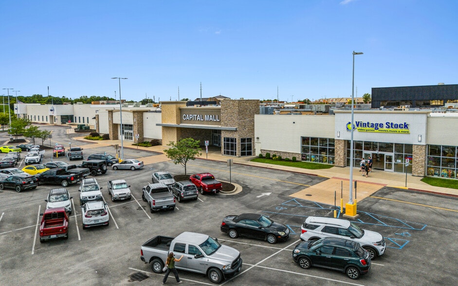 More Photos Of 3600 Country Club Dr, Jefferson City General Retail For Sale