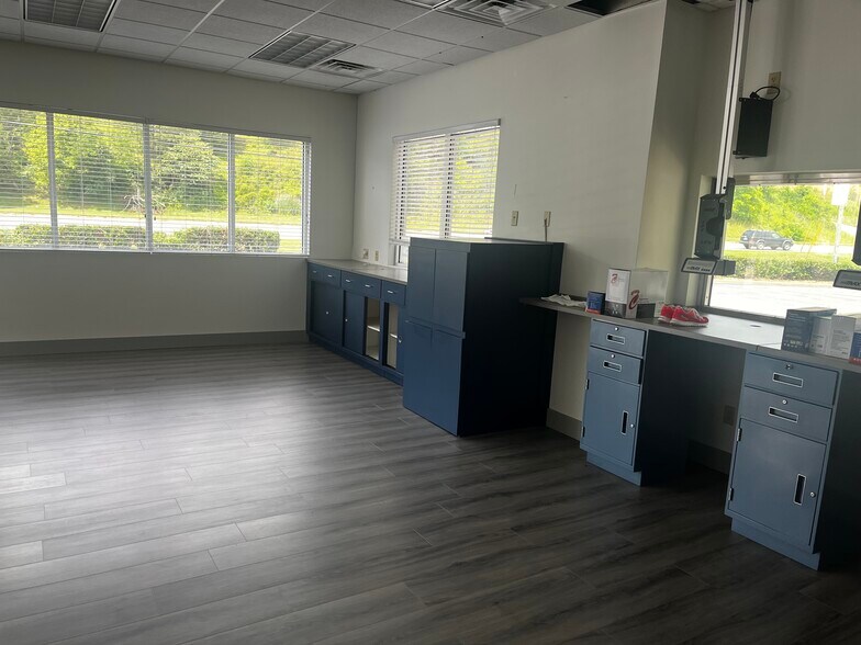 More Photos Of 199 Charlotte Hwy, Asheville Freestanding For Lease