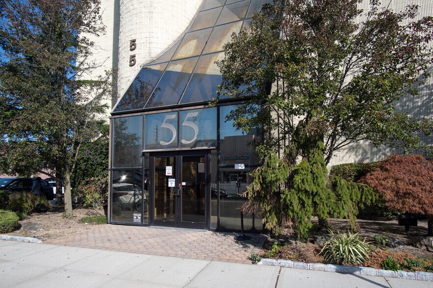 More Photos Of 55 Maple Ave, Rockville Centre Medical For Lease