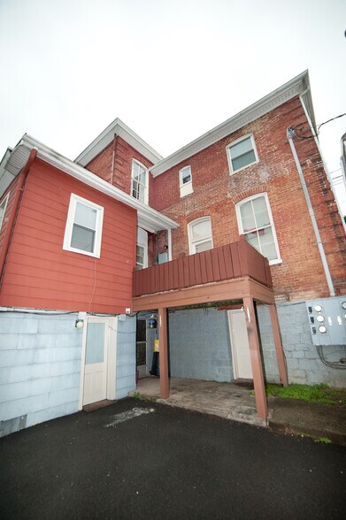 More Photos Of 229 E Union St, Cumberland Apartments For Sale