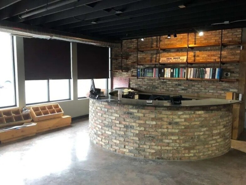 More Photos Of 6959 N Milwaukee Ave, Niles Warehouse For Sale