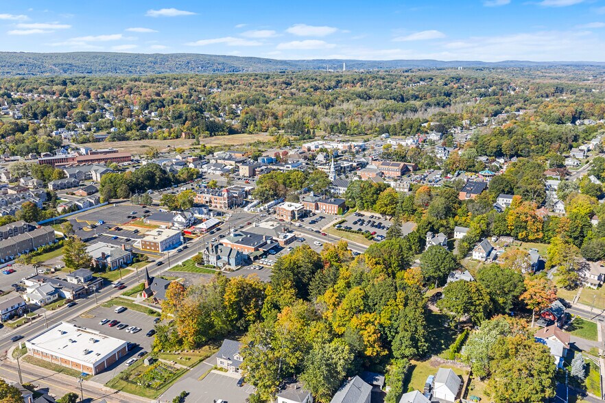 More Photos Of 132 Main St, Southington Bank For Lease