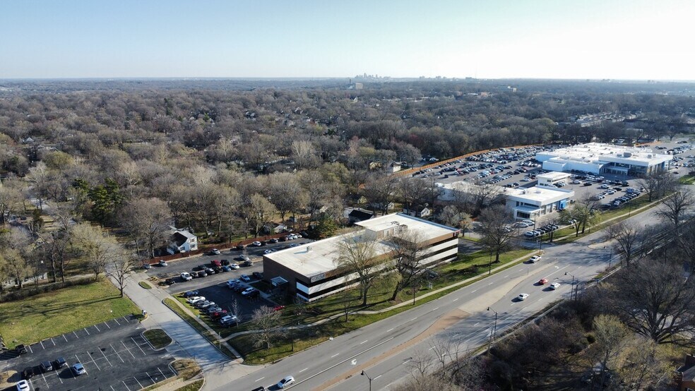 More Photos Of 8500 Shawnee Mission Pky, Merriam Office For Lease