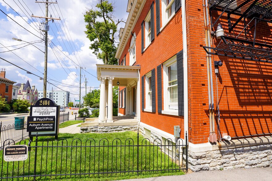 More Photos Of 2404 Auburn Ave, Cincinnati Apartments For Sale