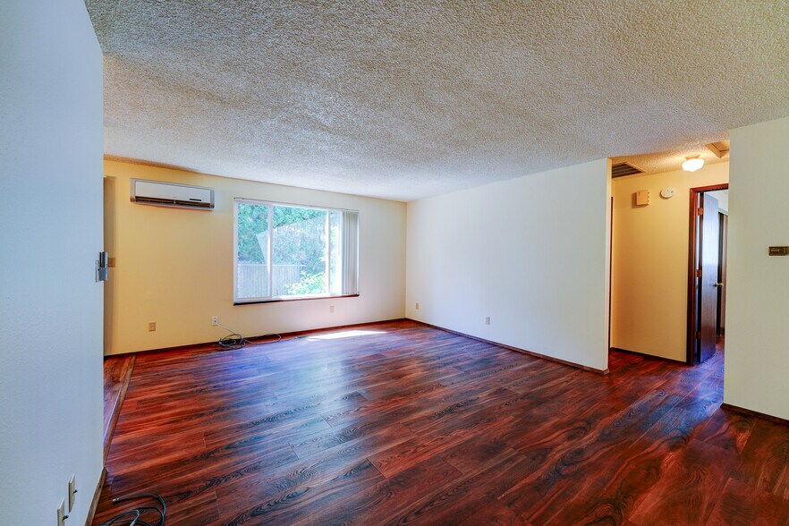 More Photos Of 1397-1407 SE 130th Ave, Portland Apartments For Sale