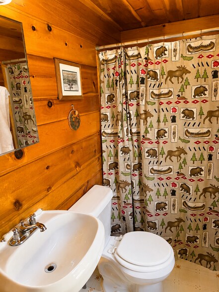 More Photos Of W17461 Norton Rd, Gould City Hotel For Sale