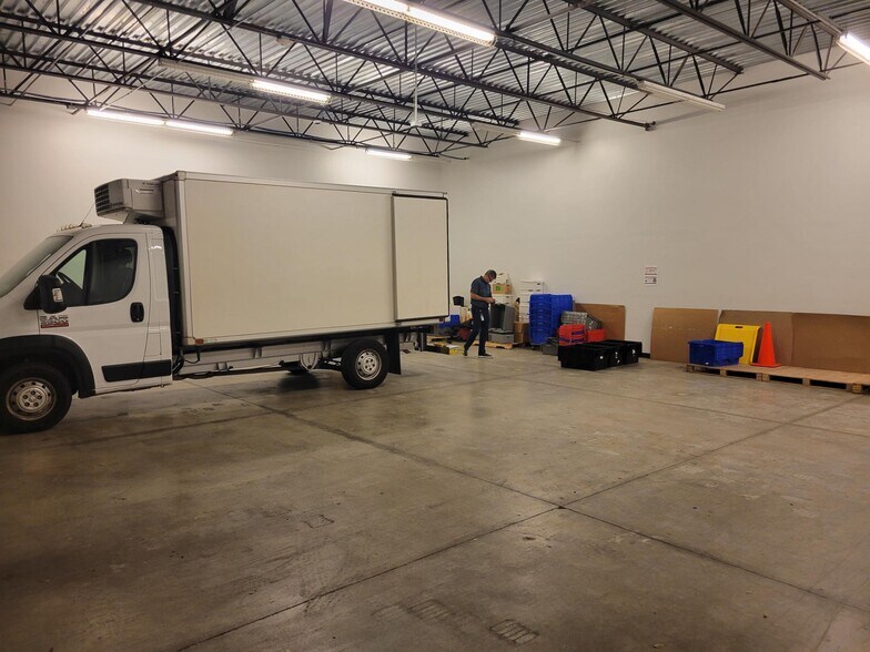 More Photos Of 5570 Lee St, Lehigh Acres Light Manufacturing For Lease