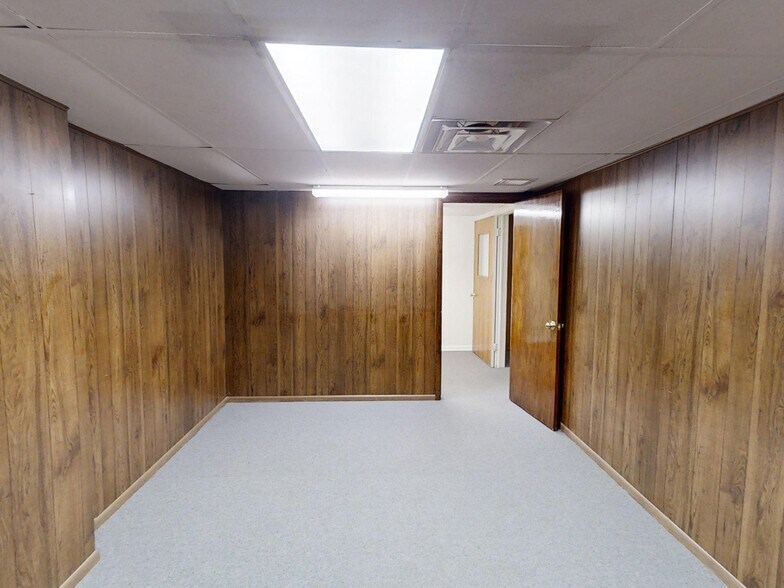 More Photos Of 2105-2133 W 8th St, Erie Office For Sale