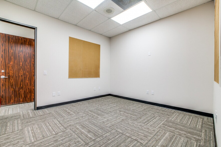 More Photos Of 4779-4781 S Main St, Stafford Office For Lease