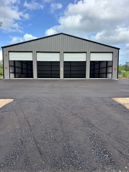 Primary Photo Of 18922 Caspian Dr, Humble Industrial For Lease