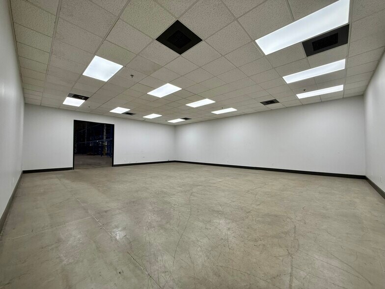 More Photos Of 5549 Brooks St, Montclair Warehouse For Lease