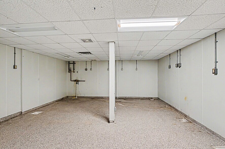 More Photos Of 2906 Washington Blvd, Belpre Medical For Sale