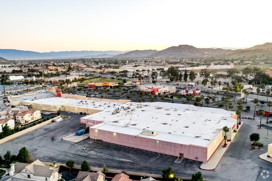 More Photos Of 700-784 N Main St, Corona Unknown For Lease