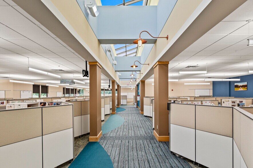 More Photos Of 1601 Ups Dr, Louisville Office For Sale