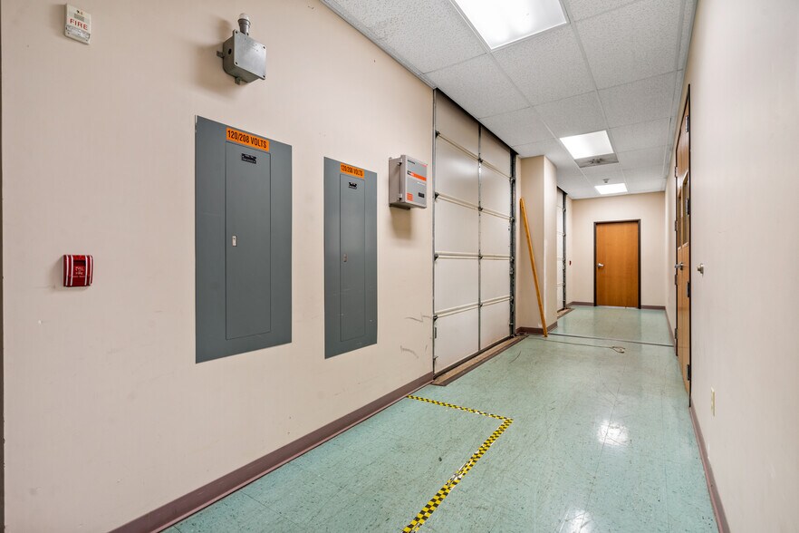 More Photos Of 77-87 Glade Dr, Kittanning Flex For Sale