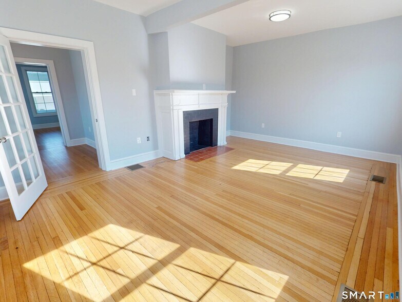 More Photos Of 132 Boston Post Rd, East Lyme Freestanding For Lease