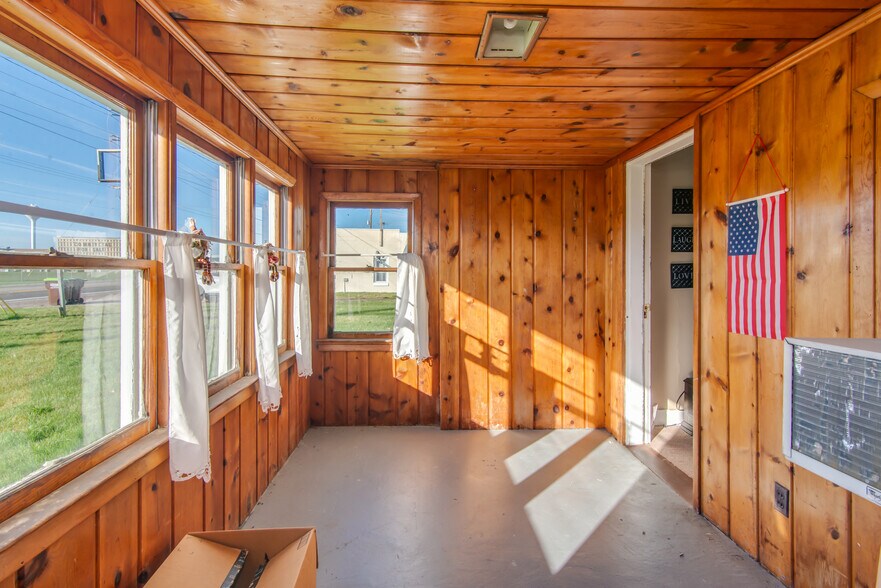 More Photos Of 1332 W Beecher Rd, Adrian Storefront For Sale