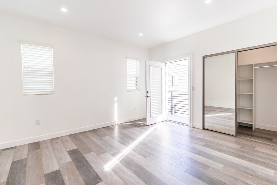 More Photos Of 1818 Thurman Ave, Los Angeles Apartments For Sale