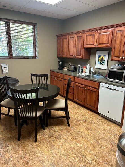 More Photos Of 5935 S 56th St, Lincoln Office For Lease