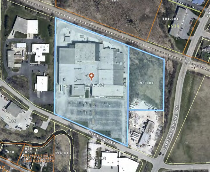 More Photos Of 1045 Hickory St, Pewaukee Warehouse For Sale