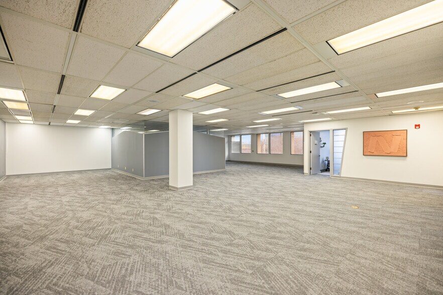 More Photos Of 10000 Highway 55, Plymouth Office For Lease