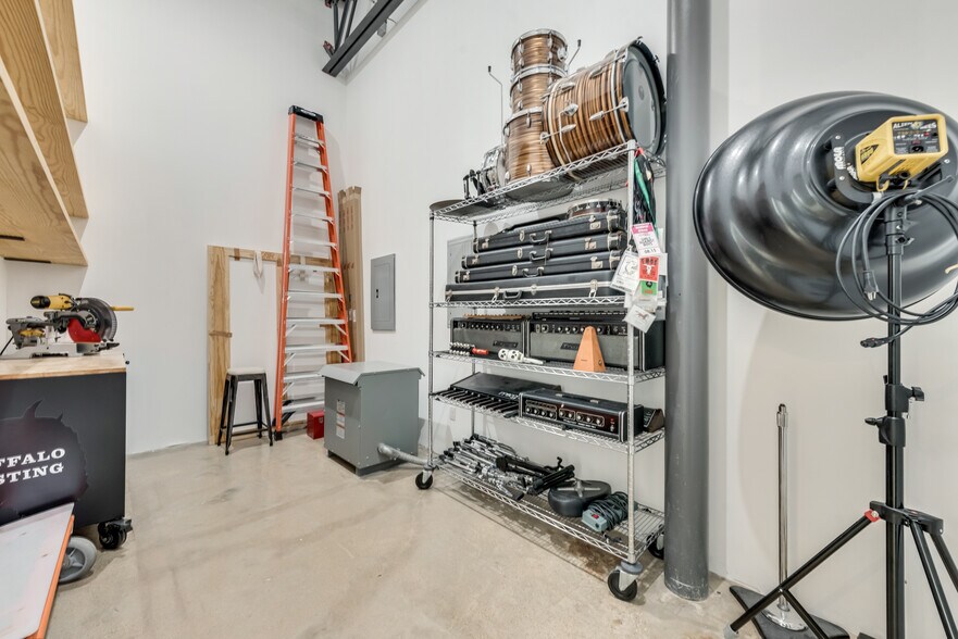 More Photos Of 1380 River Bend Dr, Dallas Loft Creative Space For Lease