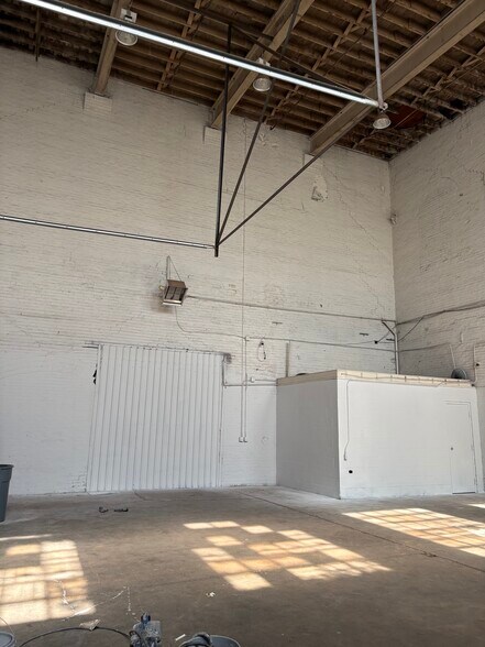More Photos Of 326 W College Ave, Guthrie Manufacturing For Sale